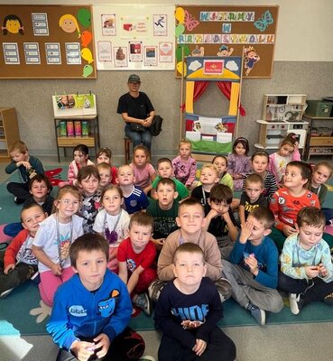 zdjęcie do
														 artykułu: SPOTKANIE Z PANIĄ LISTONOSZ