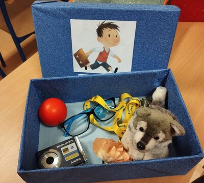 zdjęcie do
														 artykułu: LEKTURA W PUDEŁKU